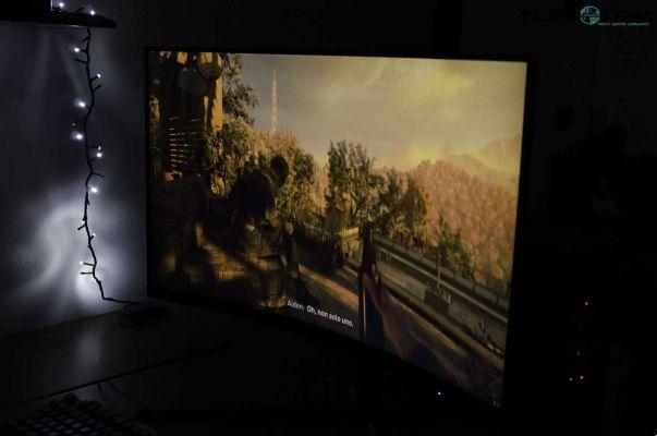 Revisão do AOC CQ32G3SU: monitor de jogos curvo que convence!
