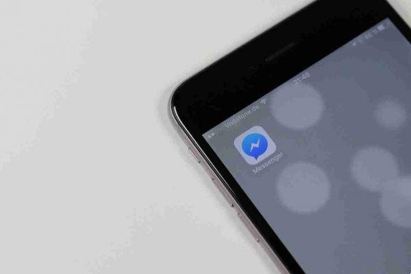 How to hide your Facebook Messenger active status