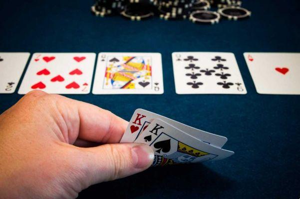 Real Money Online Poker: A little knowledge of math and statistics helps