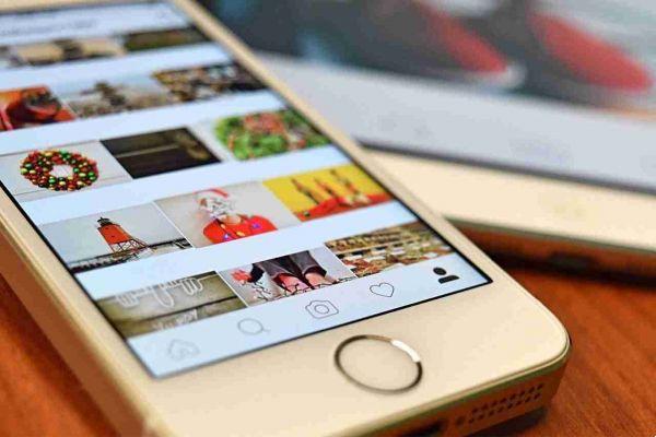 How to download Instagram stories without notifying anyone